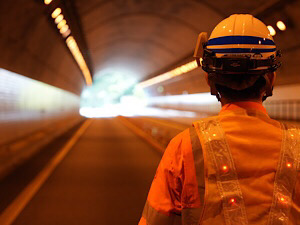西日本高速道路エンジニアリング四国株式会社(NEXCO西日本グループ) 高速道路の施工管理／未経験歓迎／賞与5.3カ月／年休122日