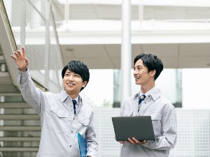 株式会社トクシントラスト 施工管理／月給35万円以上／社宅・引越し費用補助／土日祝休み