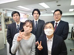 オクシーズ株式会社 マッチングアドバイザー／月給25万円～／土日祝休／未経験歓迎