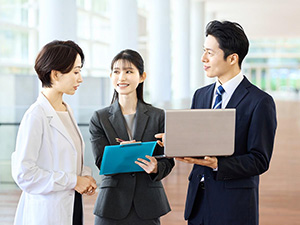 医療法人社団一亮会 訪問診療のルート営業／完全週休2日／業界・職種未経験歓迎