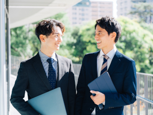 株式会社ＬＣ総合サービス(HMSホールディングス株式会社グループ) 営業系総合職／土日祝休み／年休120日以上／残業ほぼなし