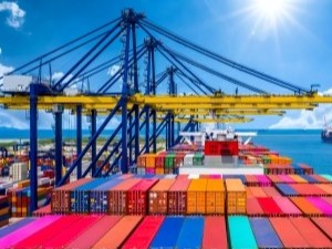 株式会社Ｔ　ＲＥＬＯＣＡＴＩＯＮ 海外引越サポートの営業／月給30万円～／年休120日／賞与有