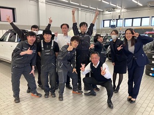 株式会社モトーレン阪神(GLIONグループ) BMW接客スタッフ／月給26万円以上／賞与3カ月／未経験歓迎