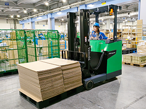 株式会社マルトー 倉庫内リフト作業／夜勤なし／土日休／年間休日119日