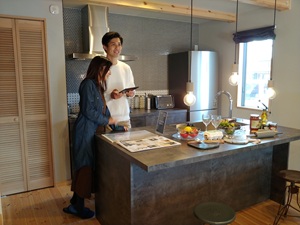 株式会社頼人 法人営業／月給30万円～／幅広い業務に携われる／年休128日