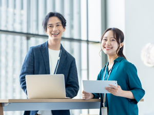 キャリアリンク株式会社【プライム市場】 事務系BPOサービスの品質管理／土日祝休／年休124日