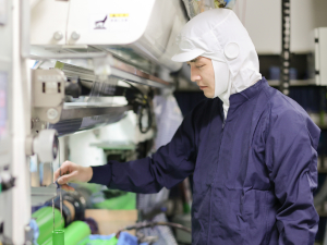 菅野包装資材株式会社 製造／未経験歓迎／完休2日／土日休み／売上128億円越