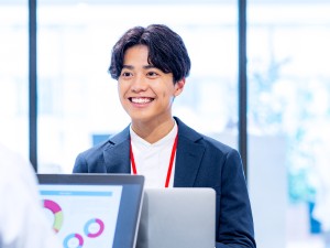 磐田化学工業株式会社 購買事務／年休125日／土日祝休／残業月15h程／賞与年3回