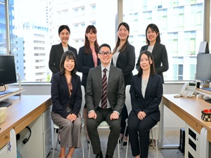 社会保険労務士法人ローム 事務スタッフ／未経験OK／土日祝休み＆年休130日／賞与有