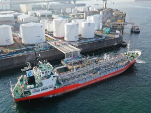 アスト株式会社 倉庫管理／資格取得支援／残業月10h／土日祝休み／賞与5カ月