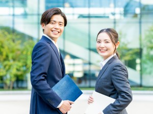 マーケン・ジャパン株式会社 医薬品等の配送・回収／未経験歓迎／月収43万円も可能／土日休