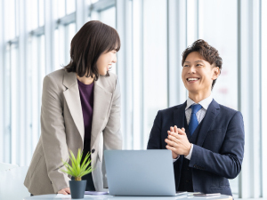 ケービックス株式会社 営業職／業種・業界未経験でも月給27万円！フレックスタイム制