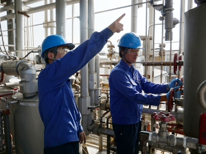 大阪油化工業株式会社【スタンダード市場】 製造・分析／年休125日／未経験歓迎／残業ほぼ無／9連休3回