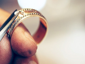 株式会社アメス ジュエリー製造職／未経験から「世界に一つ」を生むプロ職人に