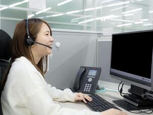 株式会社プライムアシスタンス(SOMPOホールディングスのグループ会社) オペレータースタッフ／1日7H勤務／年休120日／面接1回