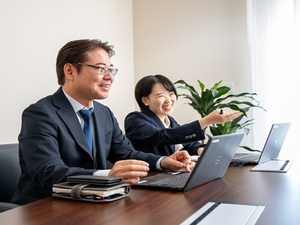 株式会社グラム(株式会社G&Gワークスホールディングス) 営業／薬局の新規店舗開発／月給30万円～／残業10h以下