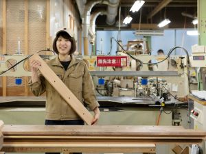 ナガノインテリア工業株式会社 家具職人／未経験歓迎／のどかな朝倉勤務／土日祝休／賞与年2回