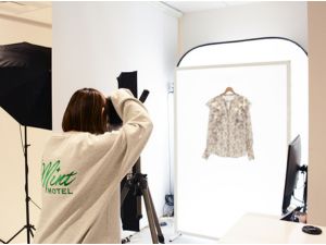 株式会社ダブルス・パートナーズ 有名アパレルECサイトのささげ制作／未経験可／年休126日