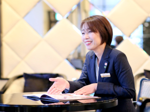 株式会社日本セレモニー 冠婚葬祭を通じ人生に寄り添う「セレモニープランナー」土日祝休