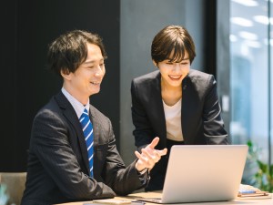 株式会社スーパーレックス 総合職（人事総務職・企画管理職）／完休2日制／未経験可