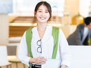 株式会社エスティーエス 採用アシスタント／未経験歓迎／旅行業界を舞台に活躍／完休2日