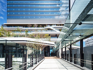 株式会社SHARELIVE Webマーケティング／土日祝休／年休120日／リモート99％