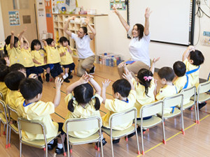 株式会社やる気スイッチキャリア（やる気スイッチグループ）バイリンガル幼児園「Kids Duo International」「i Kids Star」 保育士／未経験歓迎／英語スキル不問／土日祝休／残業月10H