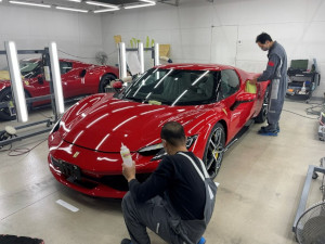 株式会社トランスウェブ 高級車・スーパーカーなどの整備士／月給30万円～／賞与年2回