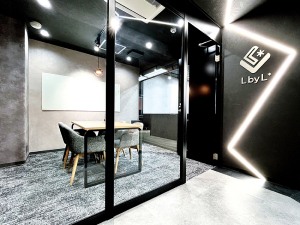 株式会社エルバイエル デザイン指導員（グラフィック・Web）／残業ほぼなし