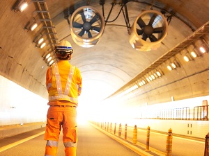 西日本高速道路エンジニアリング四国株式会社(NEXCO西日本グループ) 高速道路設備の保守・点検／賞与5.3カ月／年休122日