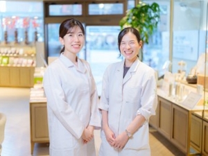 薬日本堂株式会社 漢方相談員／年休120日／残業月5h以下／資格手当あり