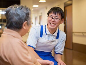 株式会社木下の介護 介護スタッフ／未経験OK／全員面接／年休120日／賞与年2回