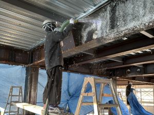 齋藤産業株式会社 建物を守る現場作業／月給30万円～／残業5h以下／転勤なし