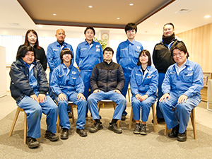 ナカ工業株式会社 東京工場 手すりの製造スタッフ／未経験もOK／年休126日／土日祝休