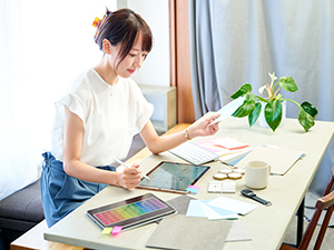 入澤建設株式会社 インテリアコーディネーター／土日祝休／残業少なめ／若手活躍中