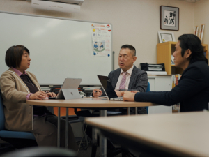 スタジオイグズー合同会社 SES・システム開発／土日祝休完全週休2日制・年休125日