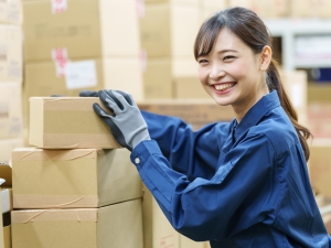 東京納品代行株式会社(センコーグループ) アパレルブランドの裏方スタッフ／残業月5h／月9～10日休み