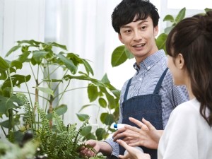 株式会社みのり 農業・園芸店の販売スタッフ／月給25万円以上／賞与実績5カ月