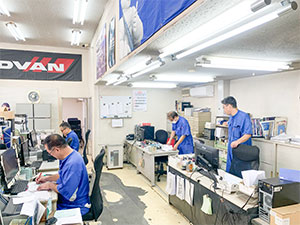 株式会社オプショナル豊和 カー用品店staff／ECサイトの運営・梱包・発送