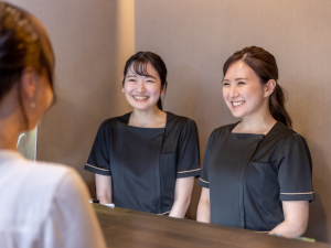 有限会社ジェイエイチラボ クリニックの受付／未経験歓迎／残業月2時間／毎月報奨金あり