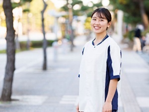 日清医療食品株式会社 栄養士（資格保有者）／未経験可／月収27万円可／年休120日