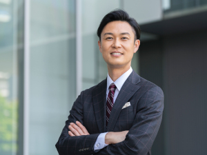 株式会社ウェブ 結婚情報サービスのマネジメント／年収500万円／残業ほぼなし