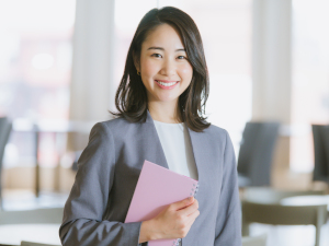 ツシマ工業株式会社 経理スタッフ／土日祝休／基本定時退社／月給27万円～30万円