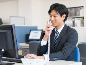 ケニス株式会社 社内SE／未経験歓迎／年休125日／土日祝休み／残業月14ｈ