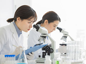 ＷＤＢ株式会社 関西／研究職（未経験可）／月給32万円～／転勤なし