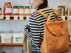 株式会社サライ WEBマーケター職／土日祝休み／年間休日120日／服装自由