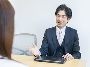 アイチーム株式会社 DXコンサルタント／年俸900万円も目指せる／30代活躍中