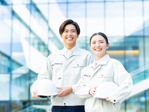 アキラ機電株式会社(アキラグループ) サービスエンジニア／年休125日／土日祝休み／賞与年5カ月