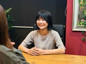 株式会社フォリネス SNS動画広告の企画営業／月給35万～80万円／賞与年2回
