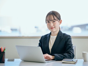 オリエントキャピタル株式会社 不動産オーナー業の一般事務／土日祝休／月給25万円